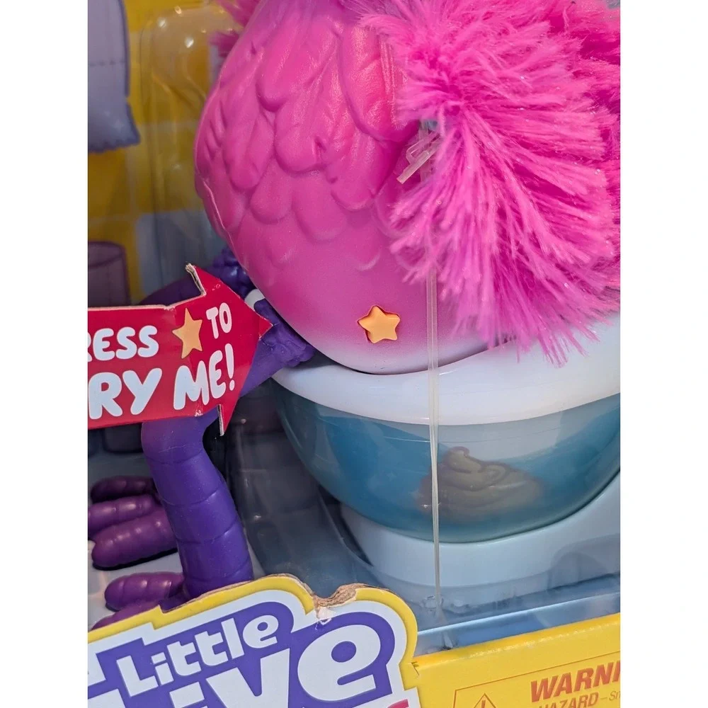 Little LIVE Pets Gotta Go Flamingo In Box Toilet Repeat What I Say READ